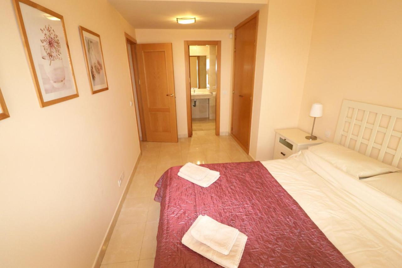 Salinas. Apartment For 4. Terrace/Parking/Pools/Gym/4Mins Beach Estepona Buitenkant foto